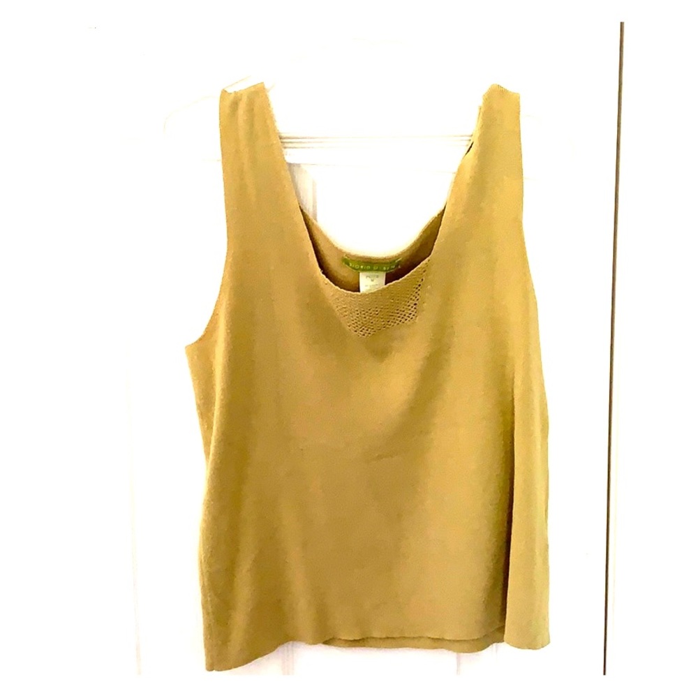 Tank top.